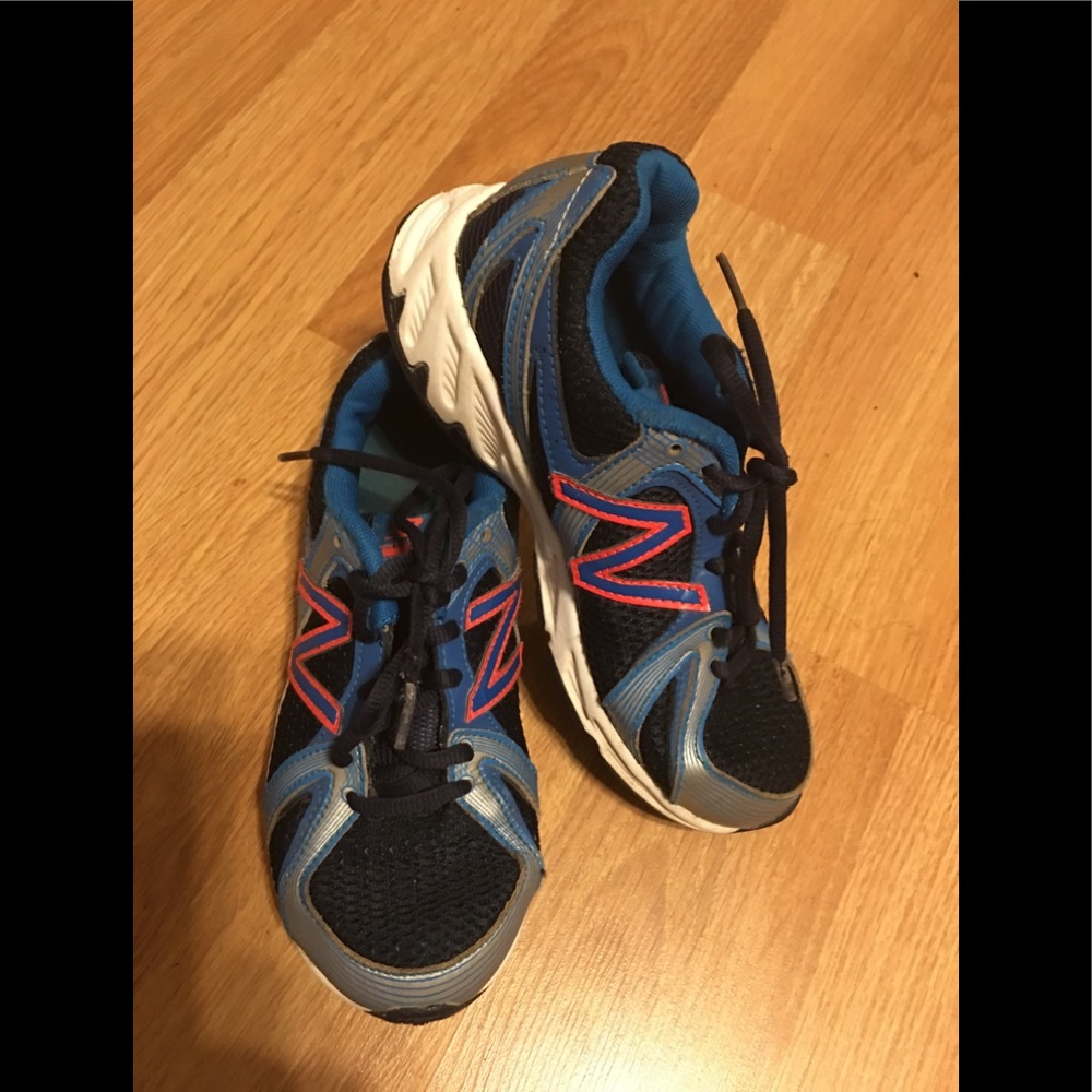 Boys New Balance Shoes Size 3